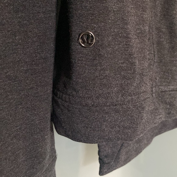 Lululemon coast wrap sweater jacket dark charcoal gray size 8 cocoon - Picture 3 of 7